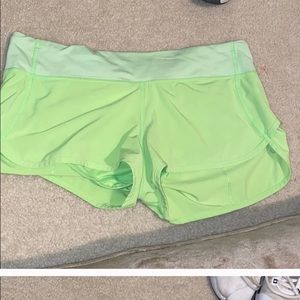 Green Lululemon Speed Ups 2.5 inch
